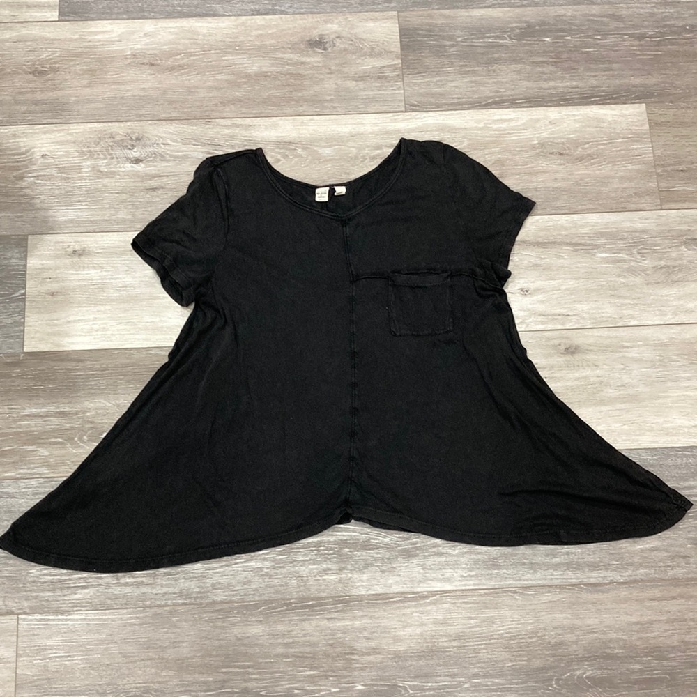 Melrose and Market Black Flowy A-Symmetrical Top with Front Pocket Large